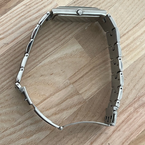 Kenneth Cole NY Men’s Watch Blue Rectangular Dial Stainless Bracelet Date Window - Picture 6 of 12